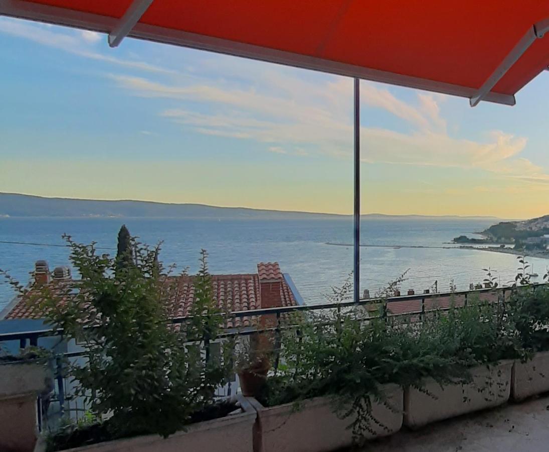 Apartman Nora Omiš Exteriör bild