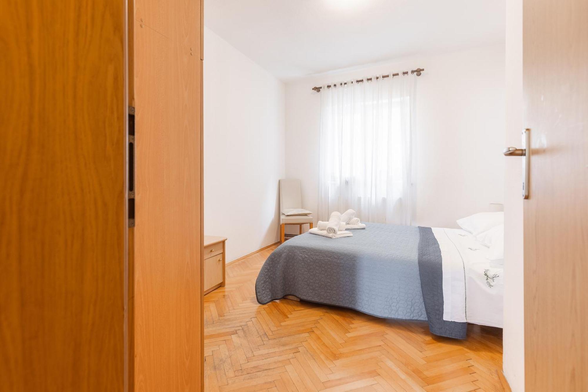 Apartman Nora Omiš Exteriör bild