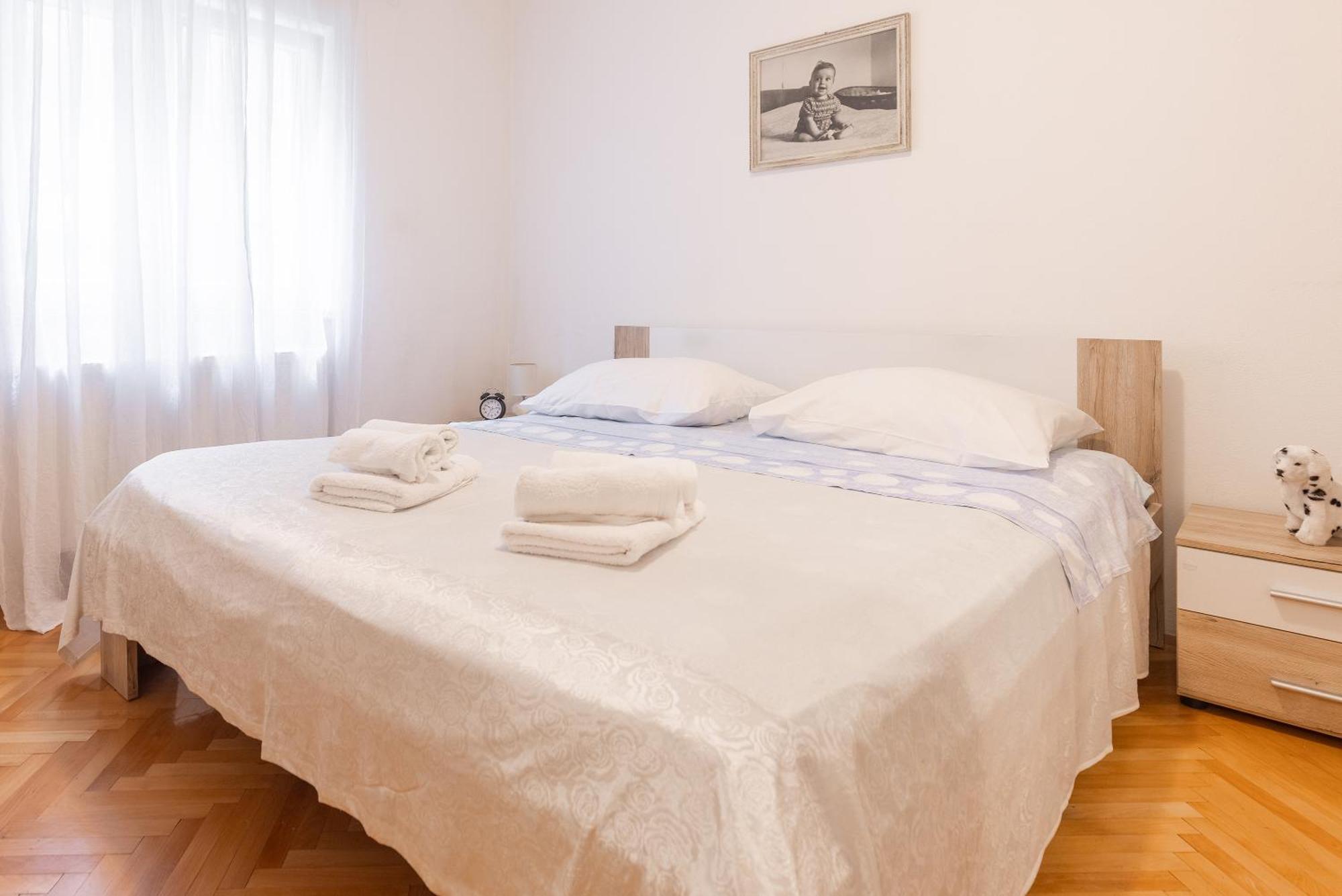 Apartman Nora Omiš Exteriör bild