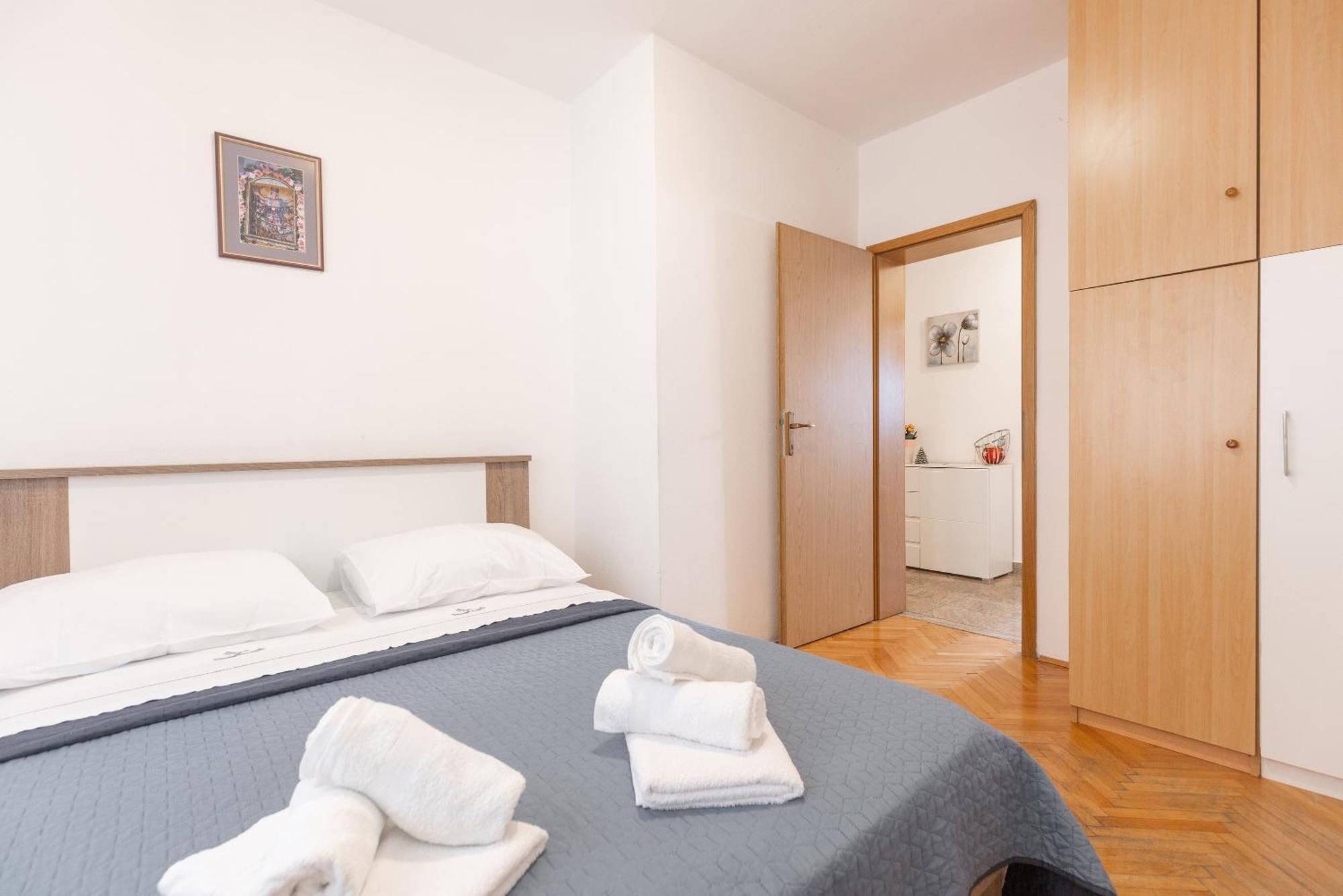 Apartman Nora Omiš Exteriör bild