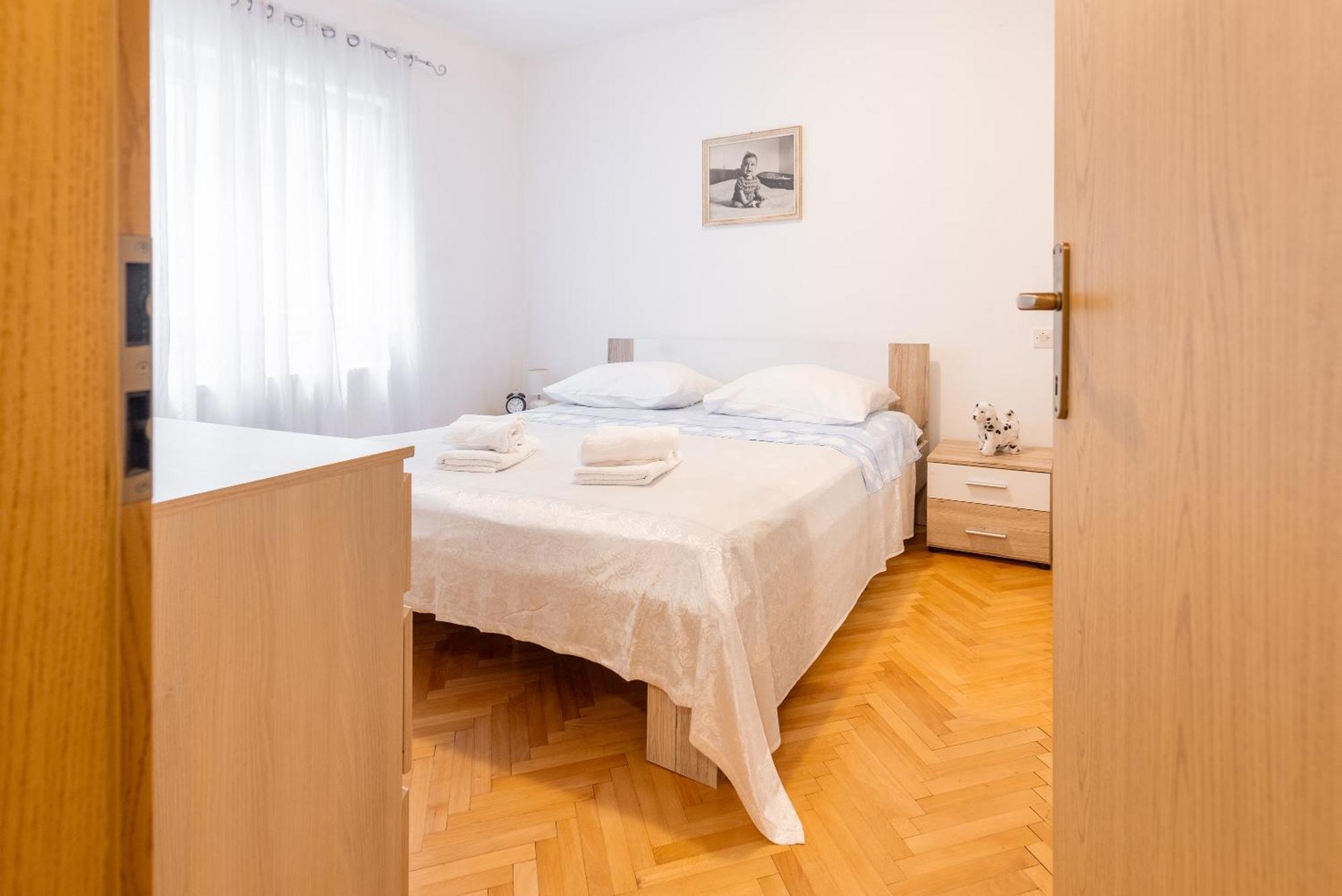 Apartman Nora Omiš Exteriör bild