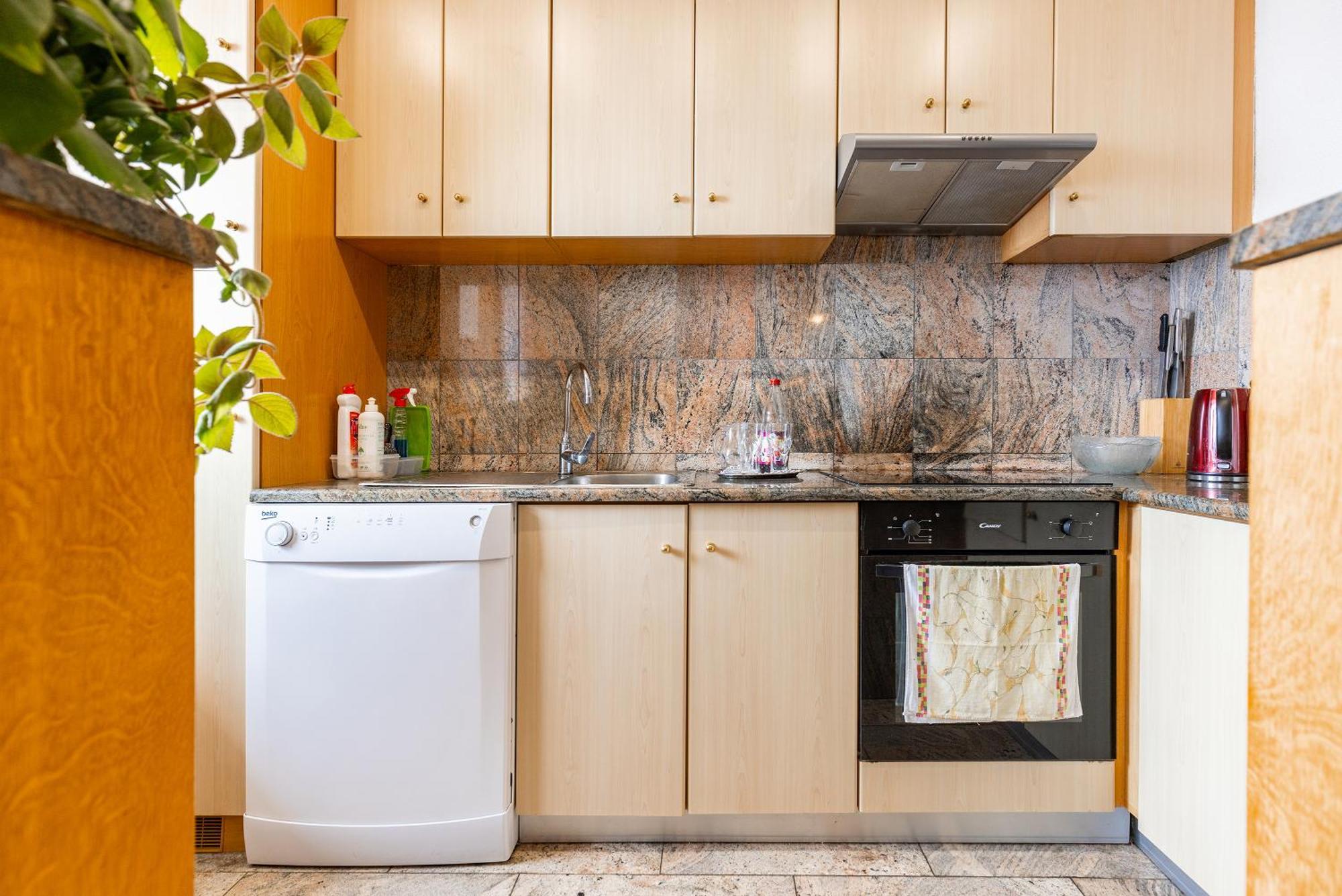 Apartman Nora Omiš Exteriör bild