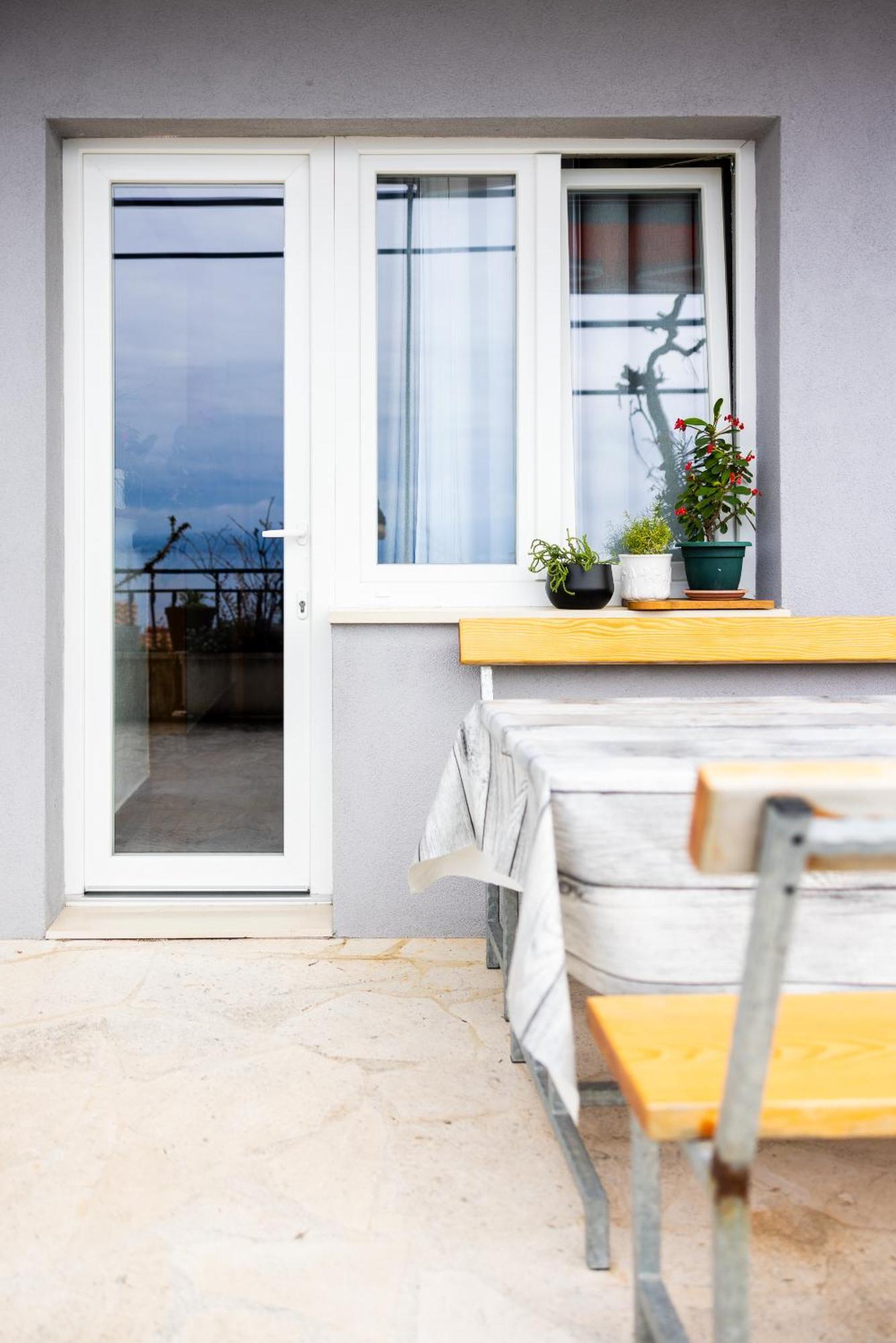 Apartman Nora Omiš Exteriör bild