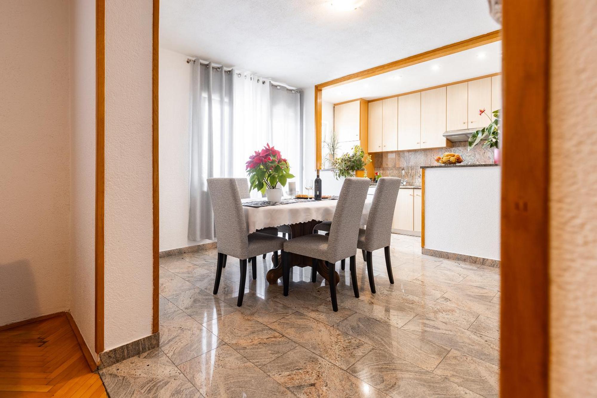 Apartman Nora Omiš Exteriör bild