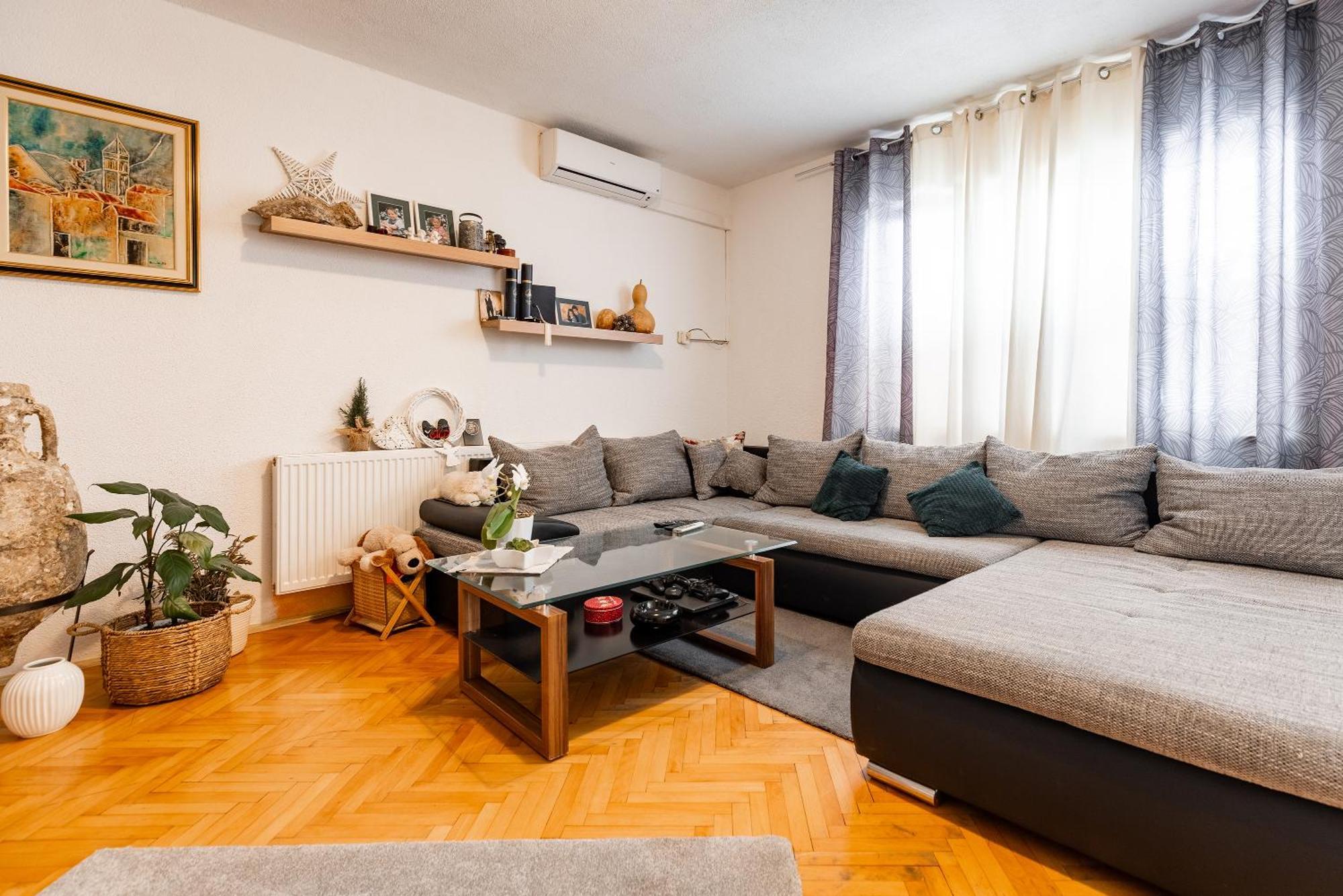 Apartman Nora Omiš Exteriör bild